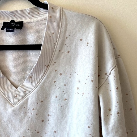 David Lerner Mia Speckled V-Neck Cropped Pullover - Picture 11 of 12